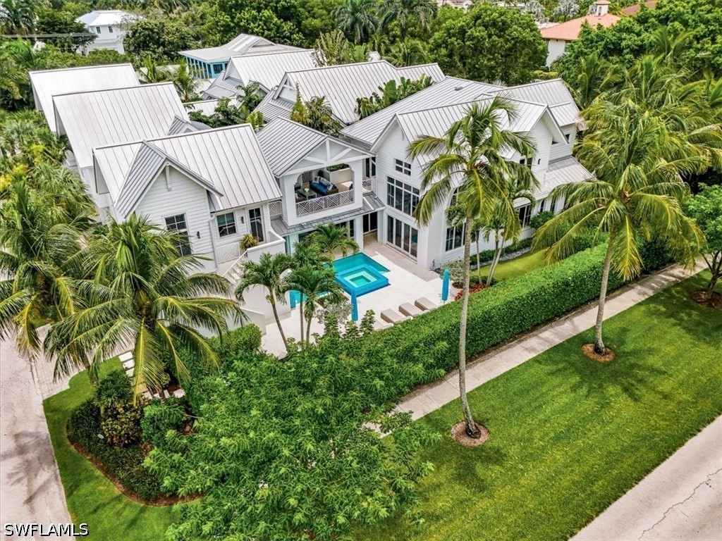 4 bed home in Naples