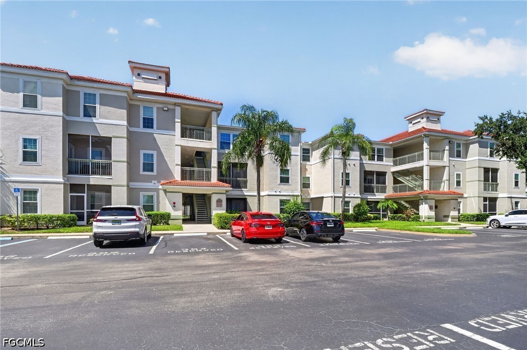 2 bed home in Estero