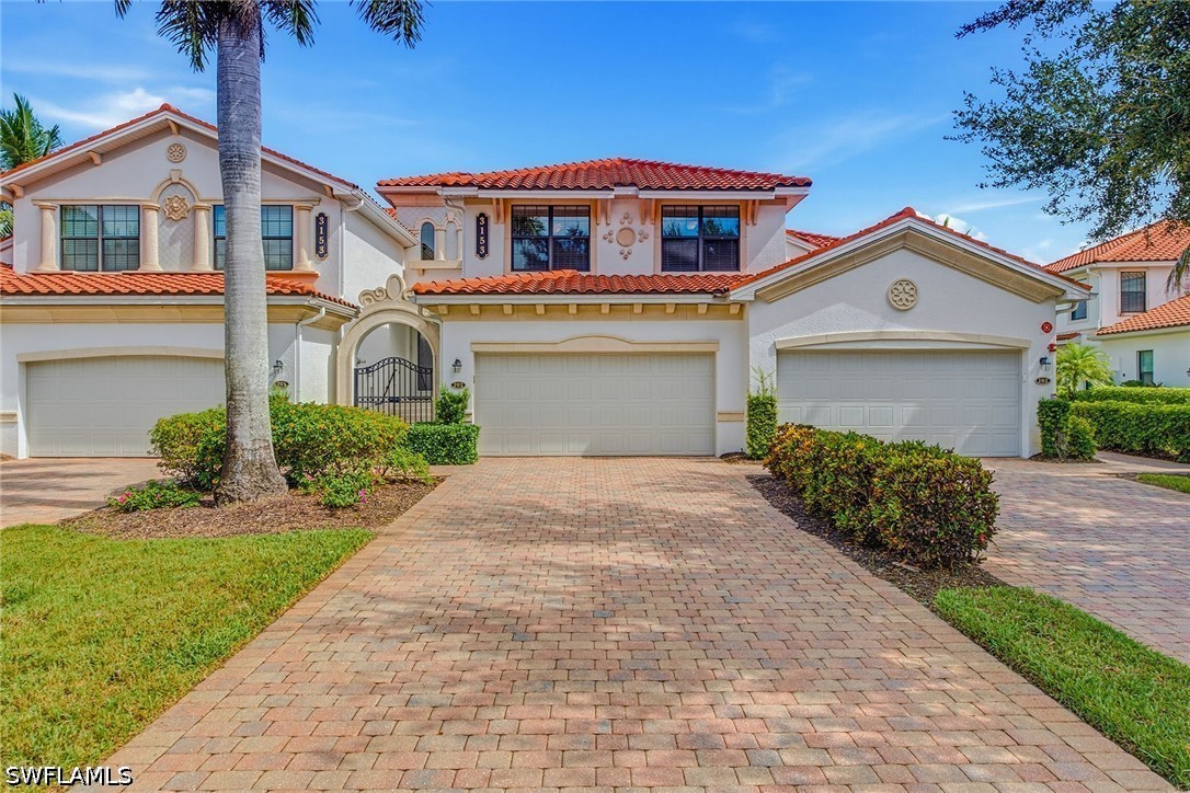 3 bed home in Naples