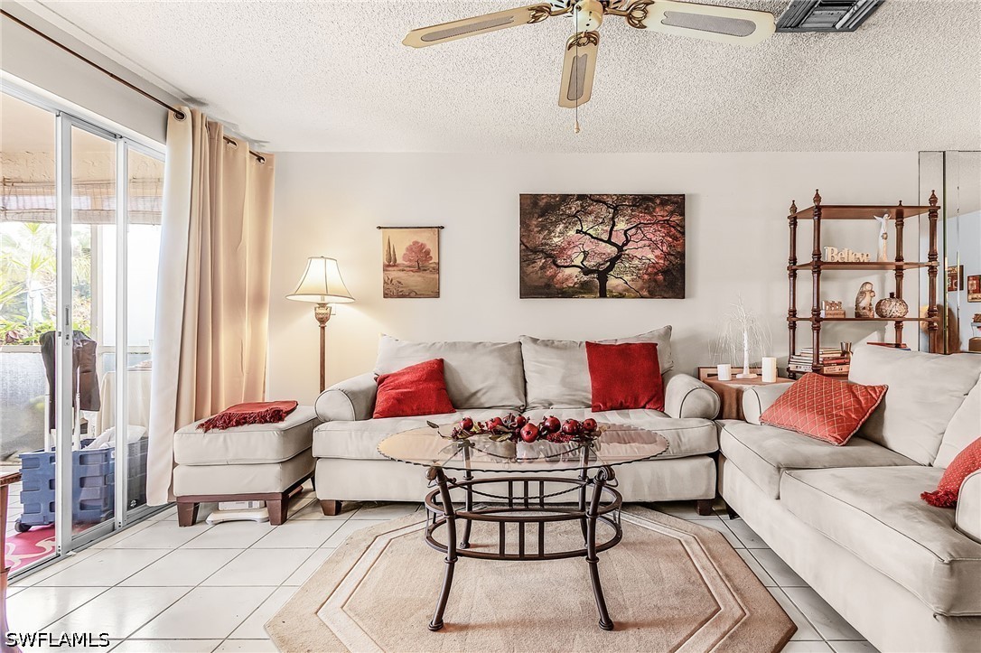 2 bed home in Naples