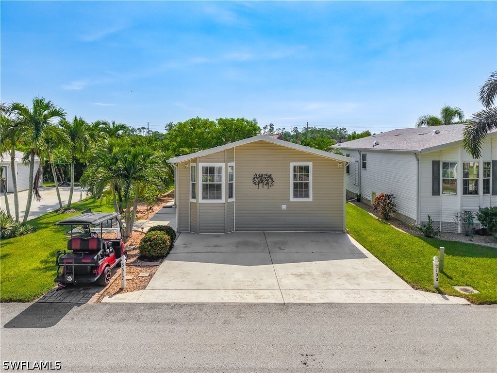 2 bed home in Fort Myers