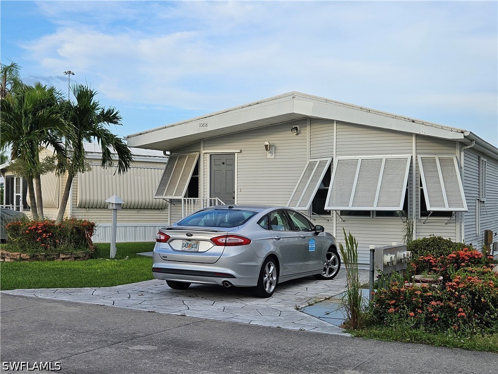 1 bed home in Estero