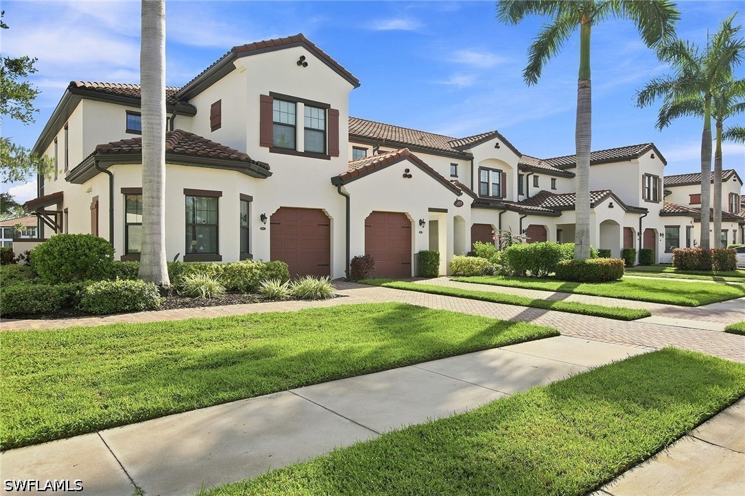2 bed home in Naples