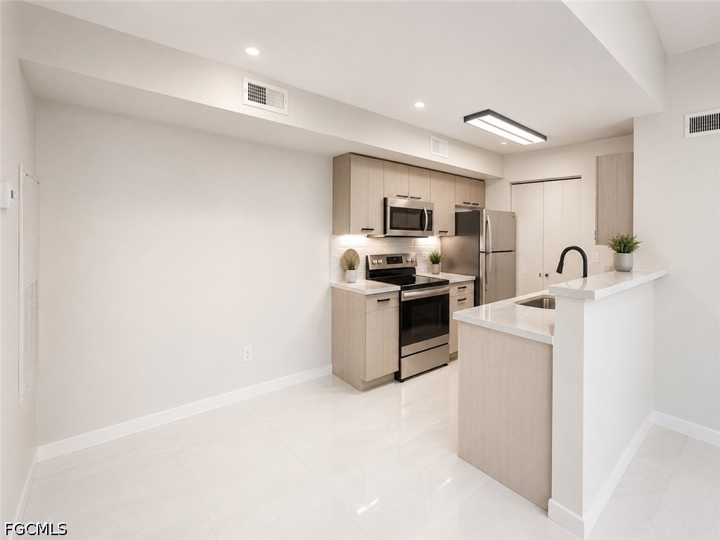 1 bed home in Fort Myers
