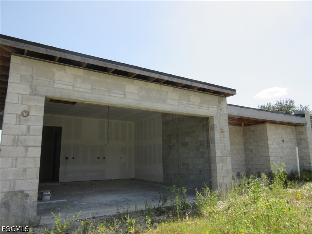 3 bed home in Lehigh Acres