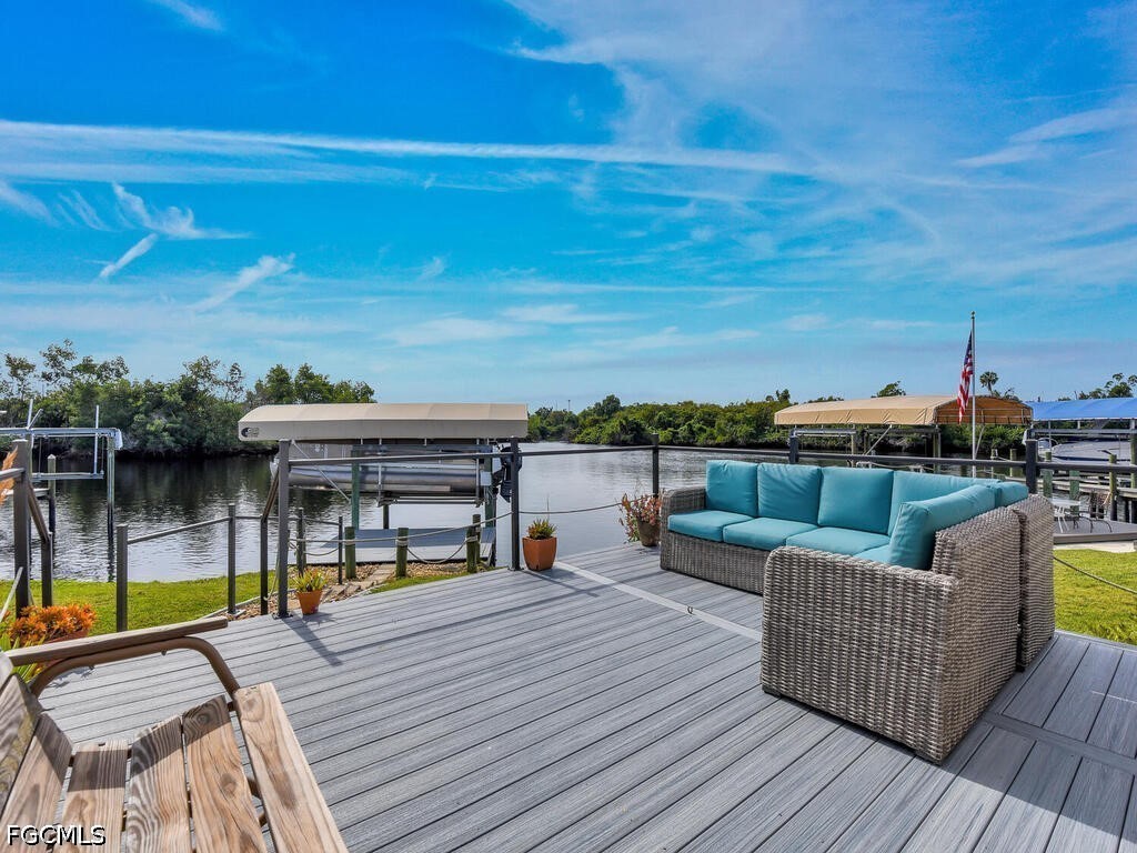 2 bed home in Fort Myers