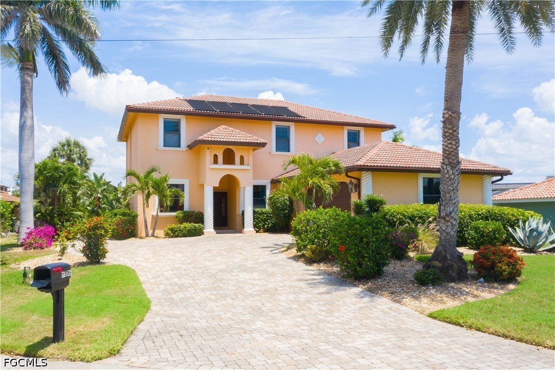 5 bed home in Cape Coral
