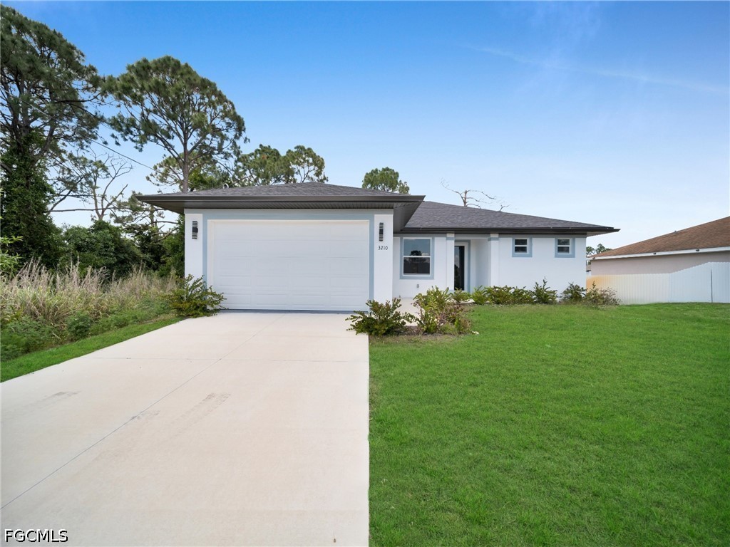 3 bed home in Lehigh Acres
