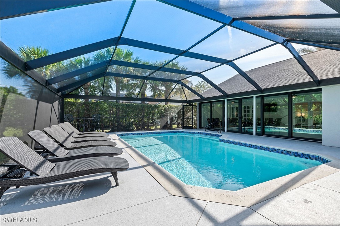 3 Bed Pool Home for Sale in Kings Lake, photo 2