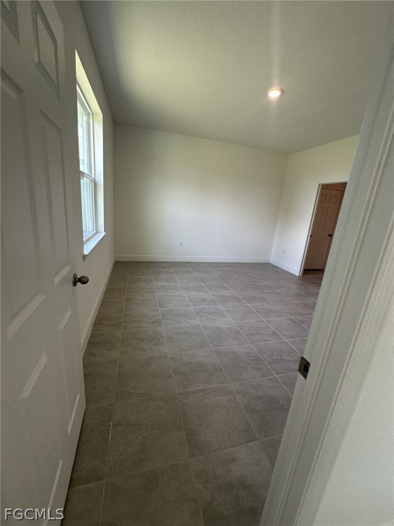 3 Bed SingleFamilyResidence for Sale in Cape Coral, photo 2