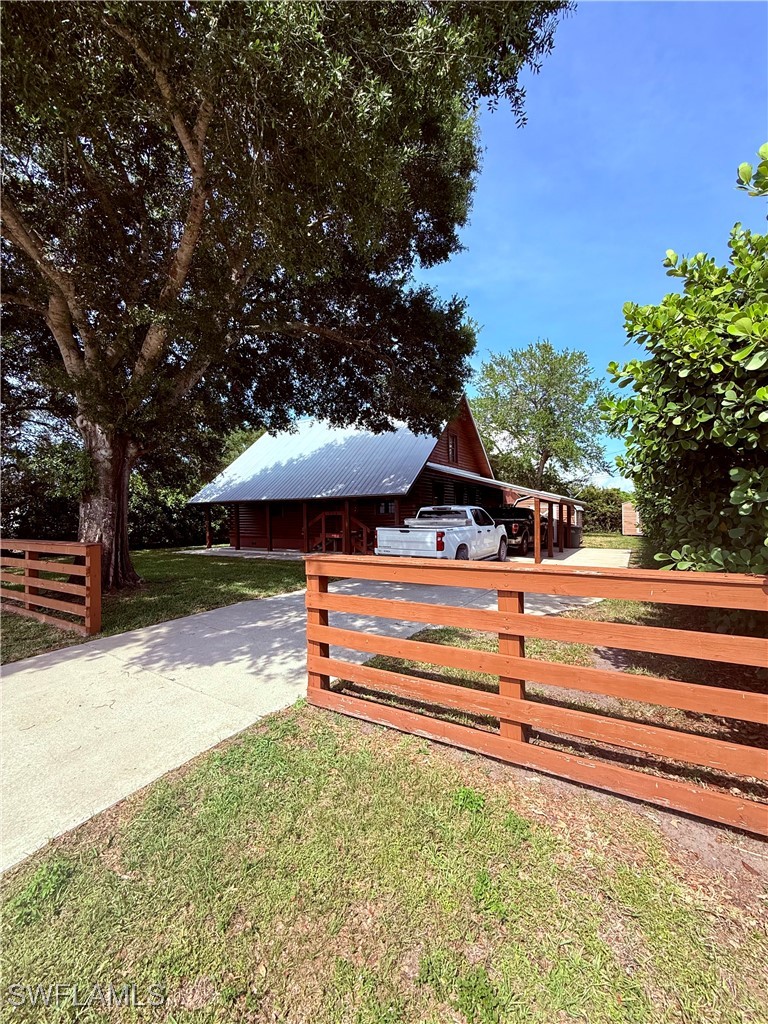 2 Bed SingleFamilyResidence for Sale in Clewiston, photo 2