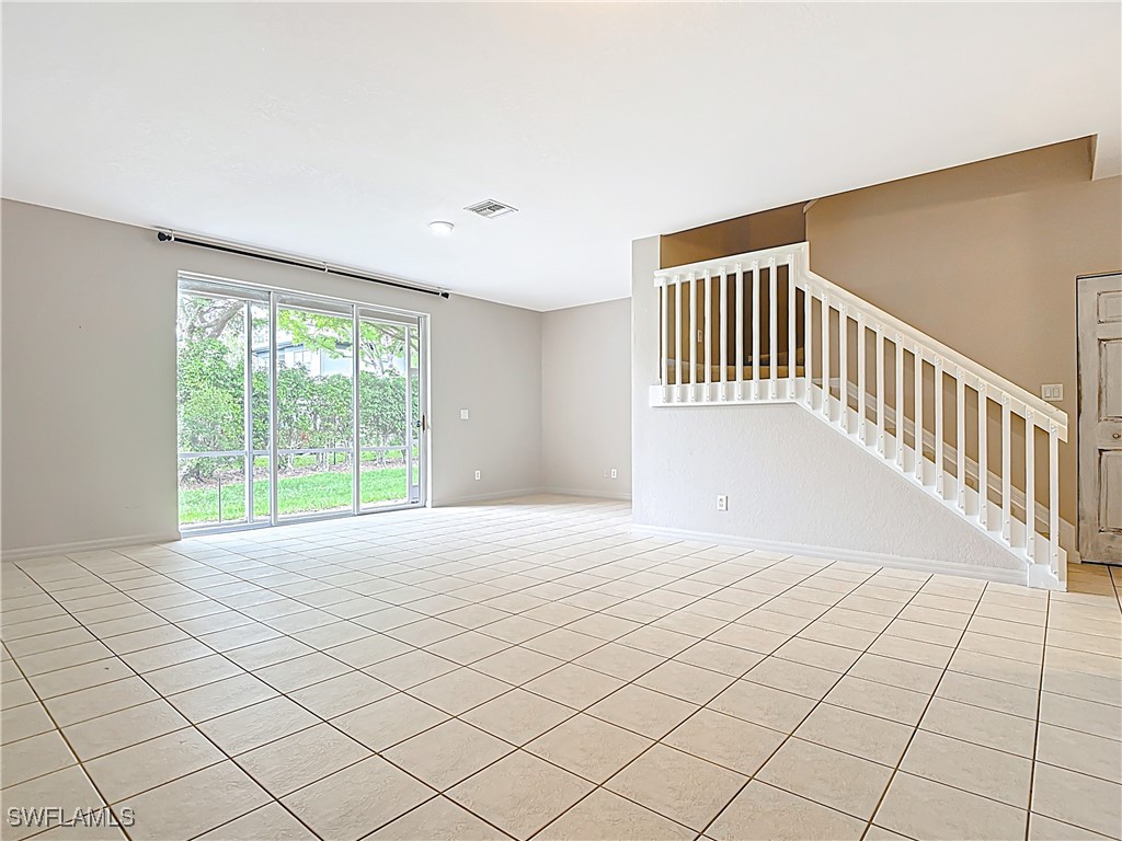3 Bed Townhouse for Sale in Colonnade At Forum, photo 2