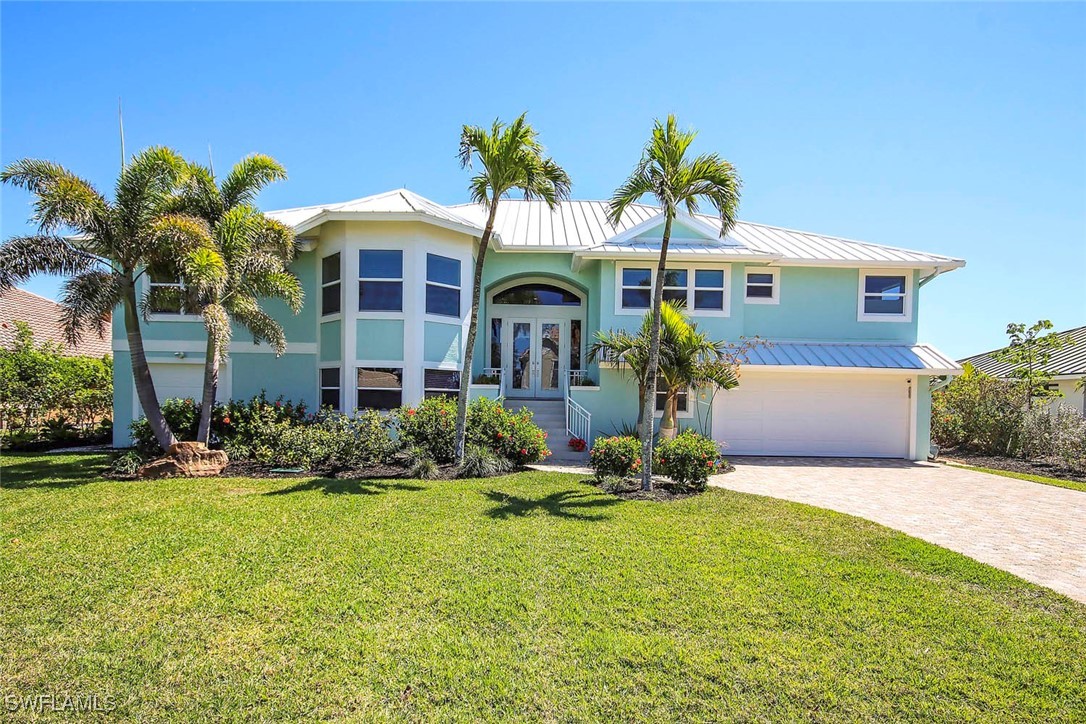 3 Bed Pool Home for Sale in Shell Harbor, photo 2