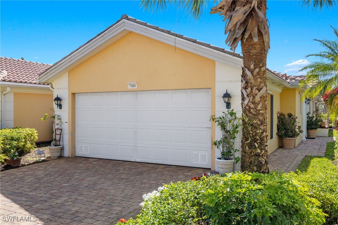 2 Bed Pool Home for Sale in Verona Walk, photo 2