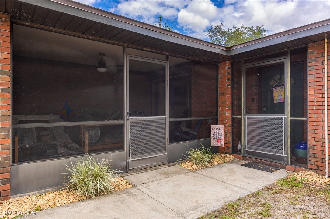 3 Bed SingleFamilyResidence for Sale in Fort Denaud, photo 2