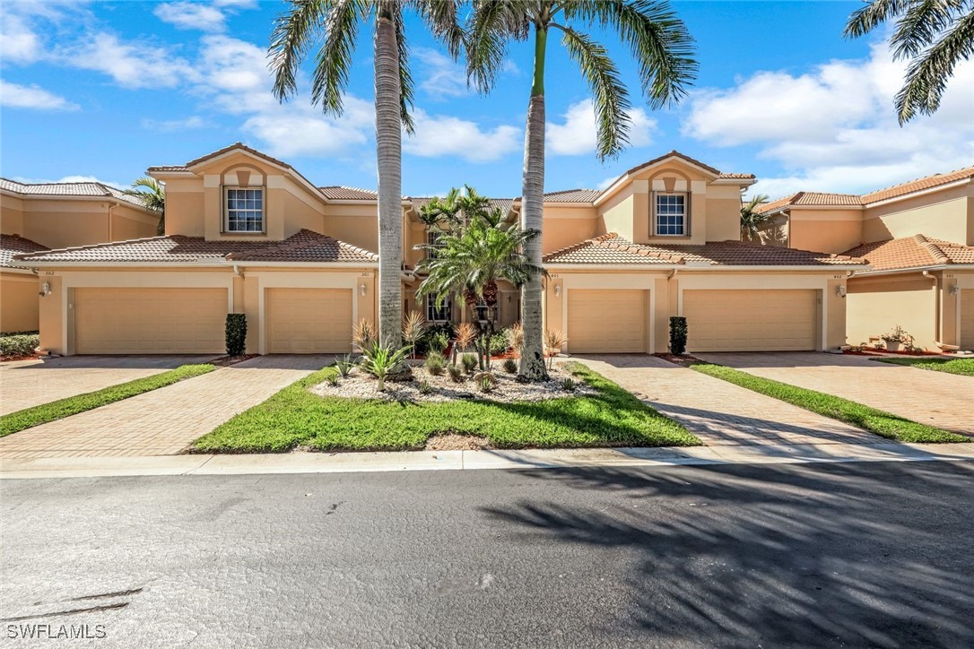 3 Bed Waterfront Home for Sale in Fort Myers, photo 2