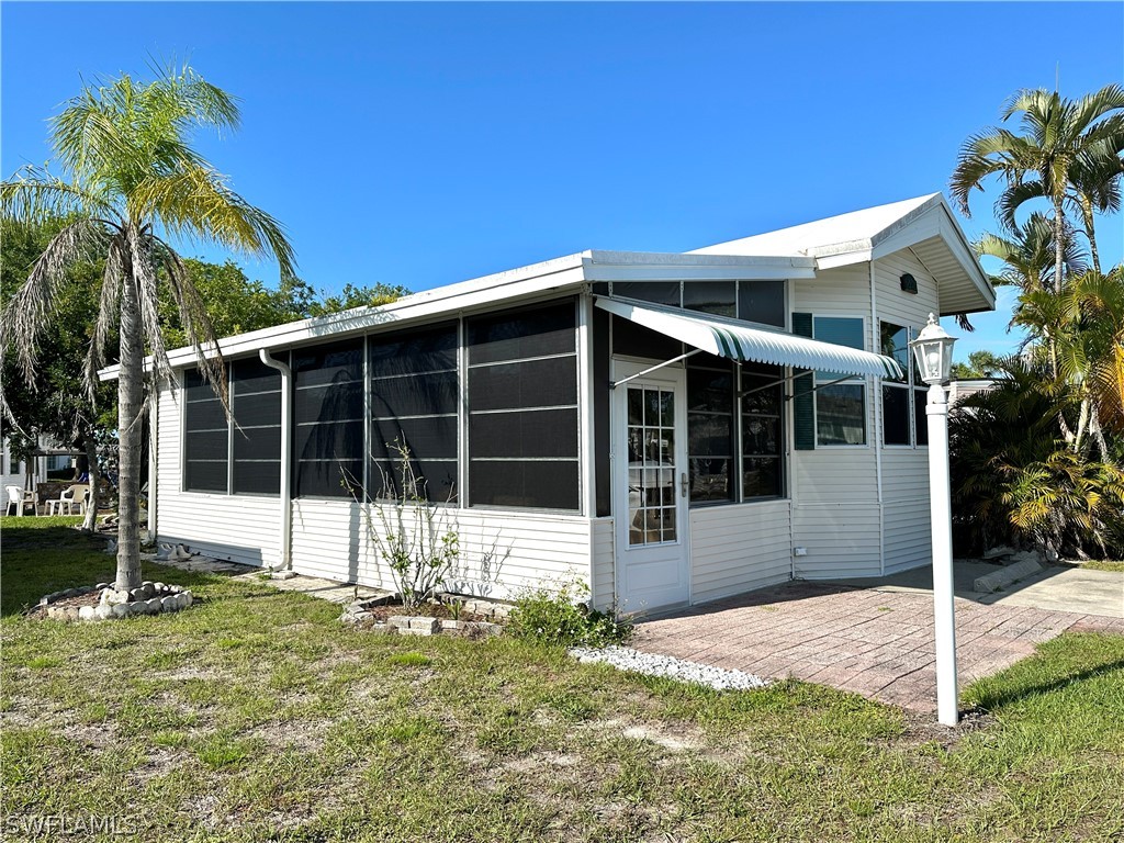 1 Bed ManufacturedHome for Sale in Estero, photo 2