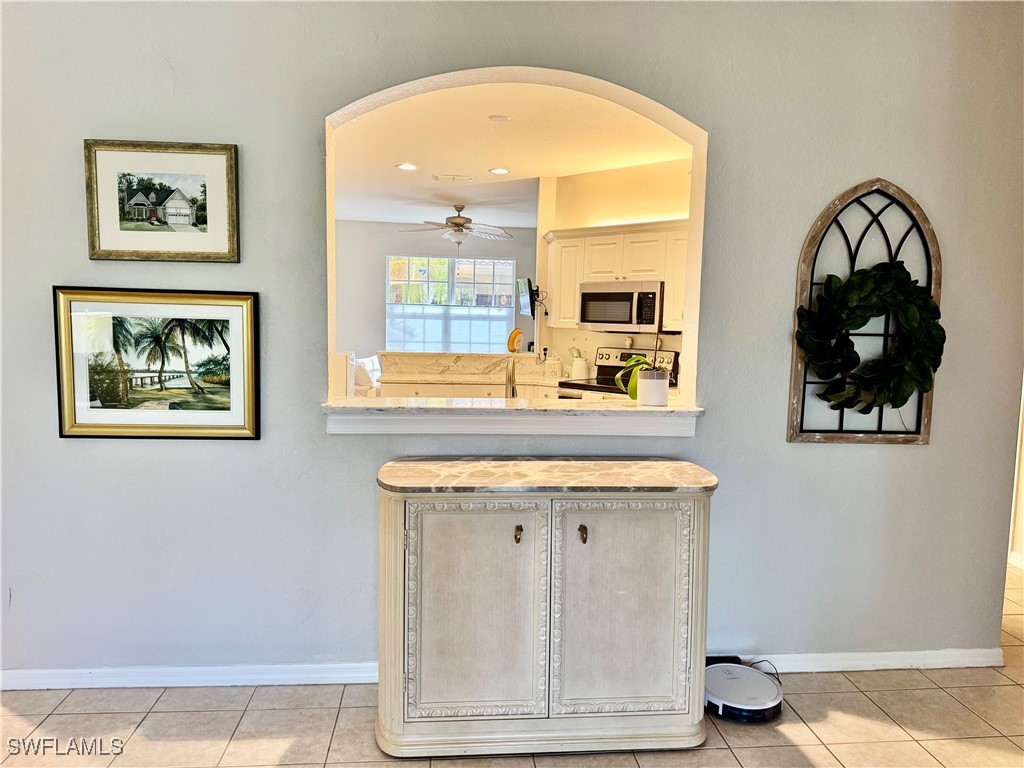 2 Bed Condominium for Sale in Sabal Palm, photo 2