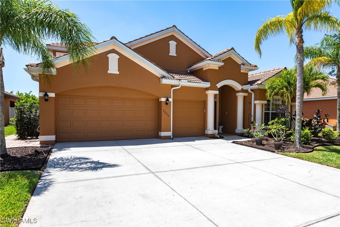 5 Bed Pool Home for Sale in Promenade West, photo 2