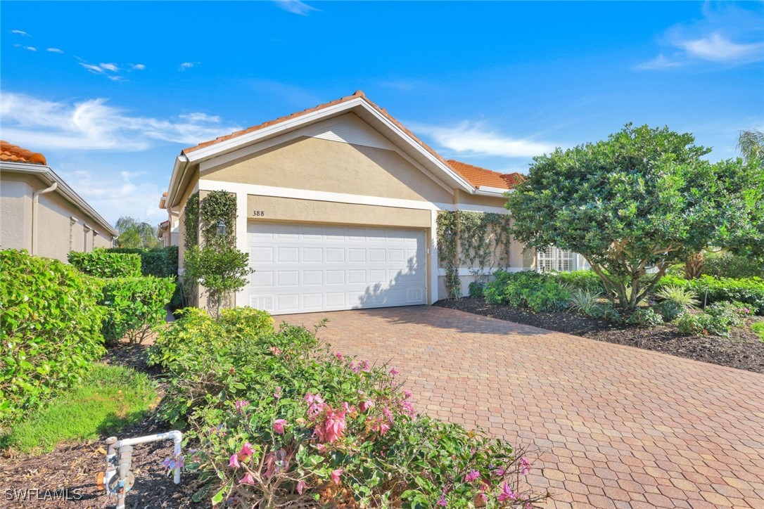 3 Bed Waterfront Home for Sale in Naples, photo 2
