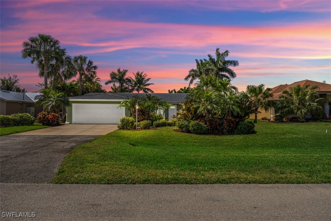 2 Bed Pool Home for Sale in Cape Coral, photo 2
