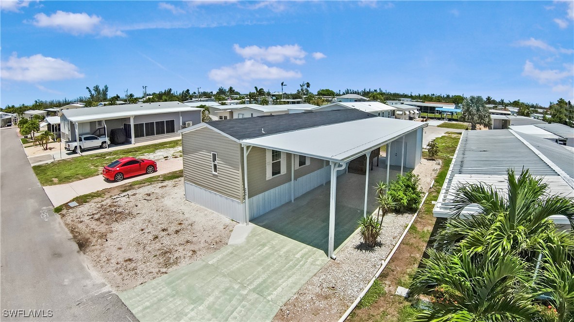 2 Bed ManufacturedHome for Sale in Pine Island Cove, photo 2