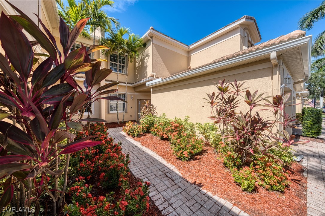 3 Bed Waterfront Home for Sale in Fort Myers, photo 2