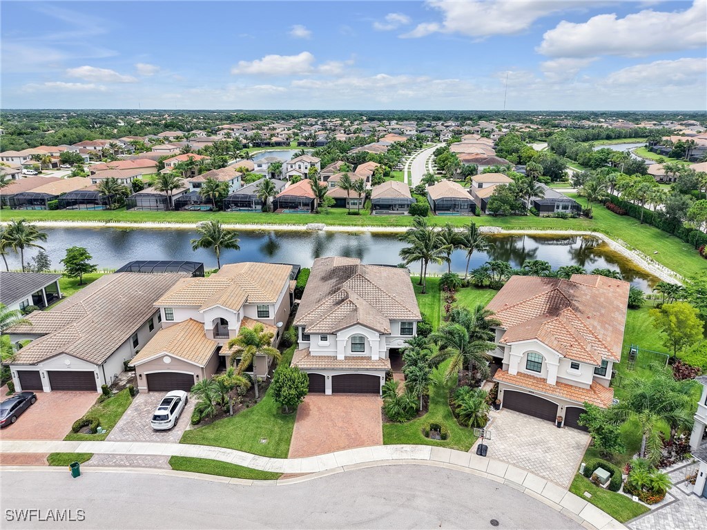 6 Bed Pool Home for Sale in Stonecreek, photo 2