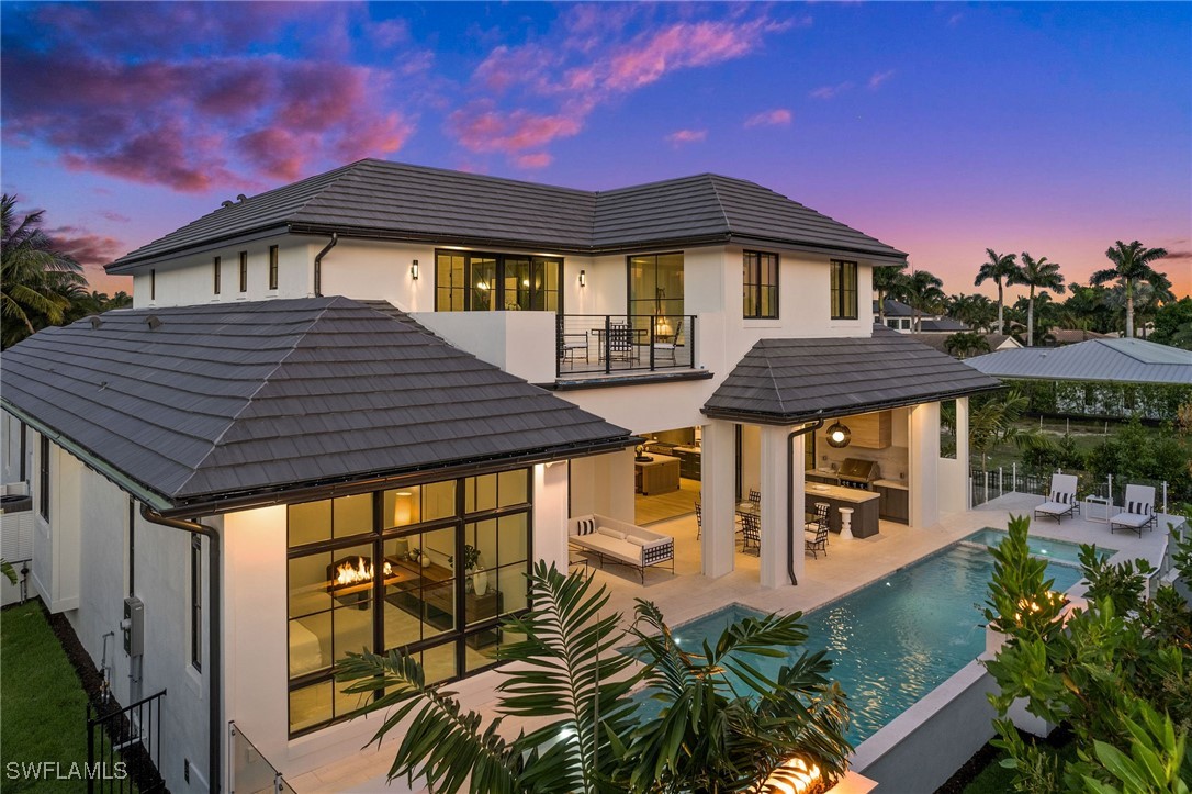 5 Bed Pool Home for Sale in Park Shore, photo 2