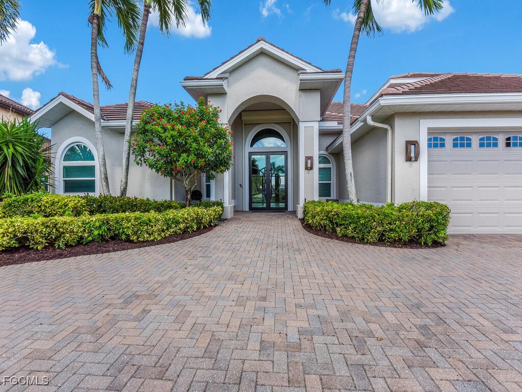 5 Bed Pool Home for Sale in Rose Garden, photo 2