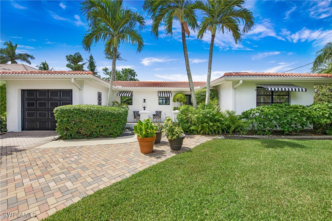 3 Bed Pool Home for Sale in Golden Shores, photo 2