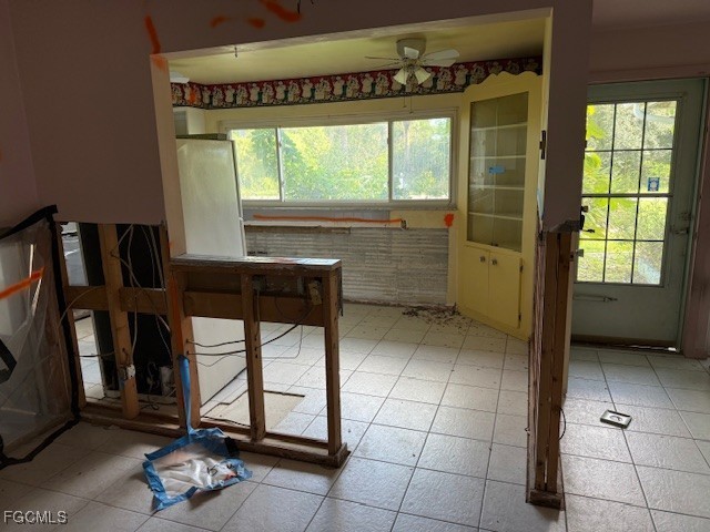 2 Bed SingleFamilyResidence for Sale in Cape Coral, photo 2
