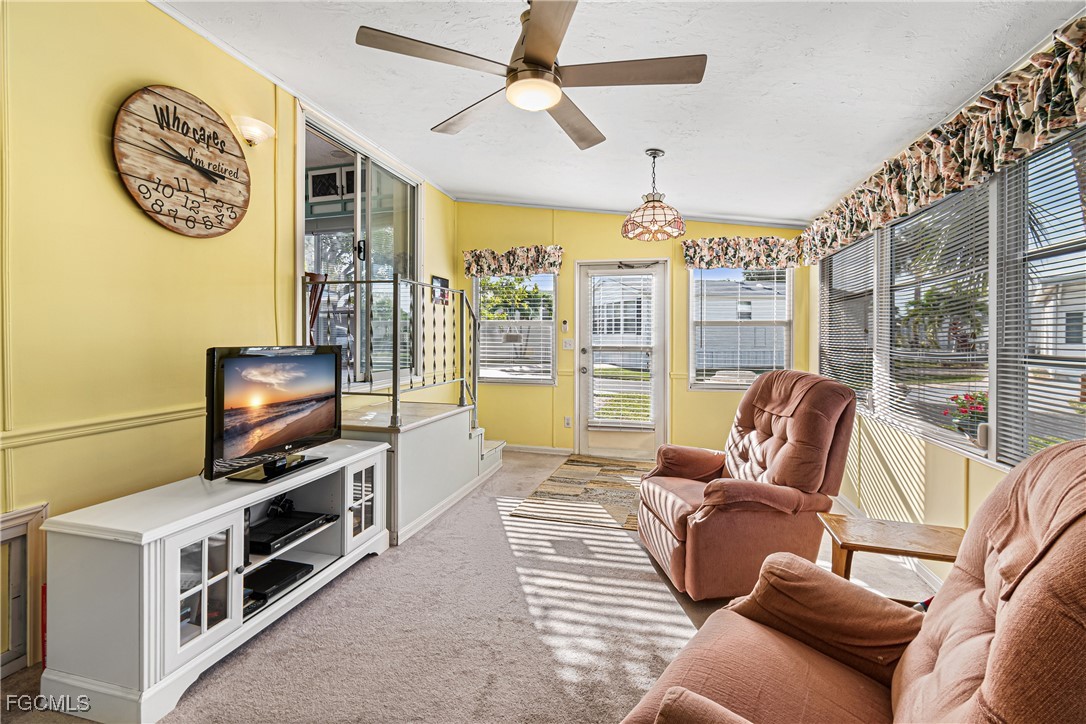 1 Bed ManufacturedHome for Sale in Estero, photo 2
