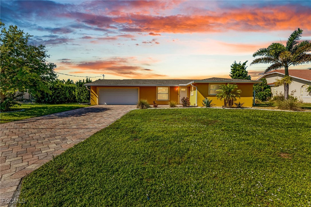 3 Bed Waterfront Home for Sale in Port Charlotte, photo 2
