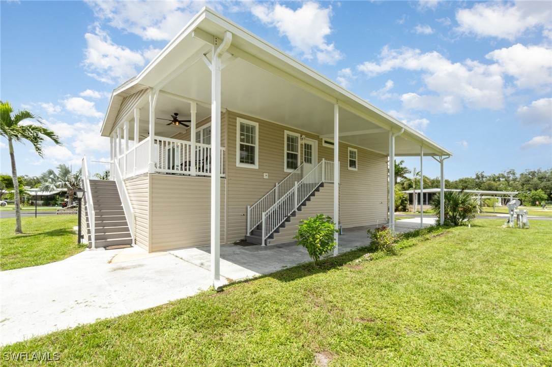 2 Bed ManufacturedHome for Sale in Fort Myers, photo 2