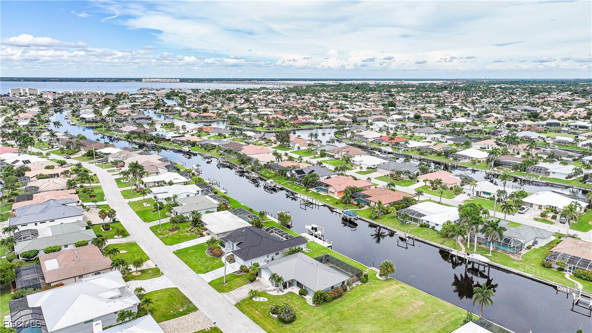 2 Bed Pool Home for Sale in Punta Gorda Isles, photo 2