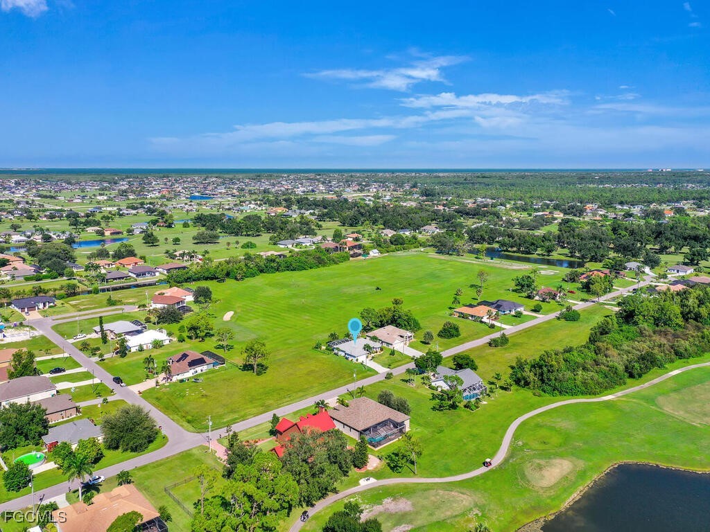 3 Bed Pool Home for Sale in Cape Coral, photo 2
