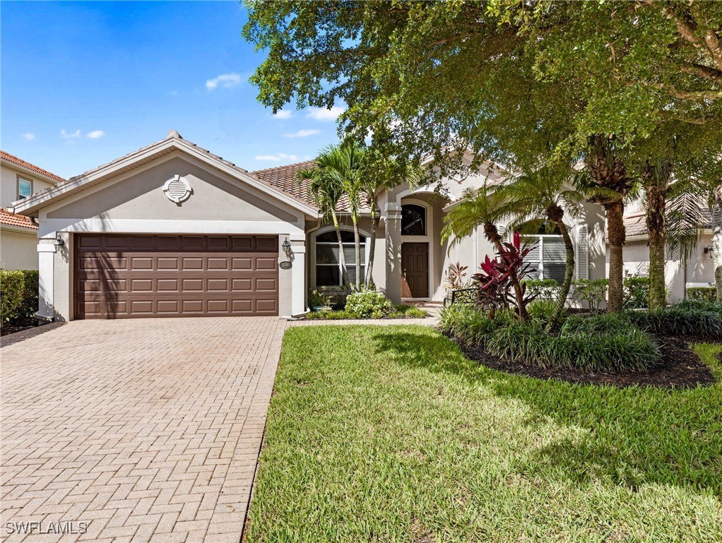 4 Bed SingleFamilyResidence for Sale in Estero, photo 2