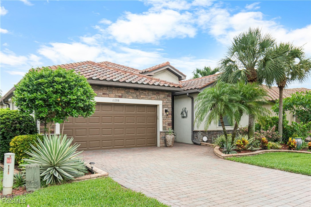 4 Bed Pool Home for Sale in Reflection Isles, photo 2