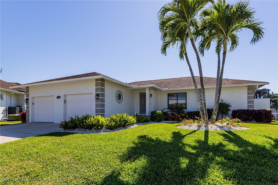 3 Bed Waterfront Home for Sale in Marco Island, photo 2