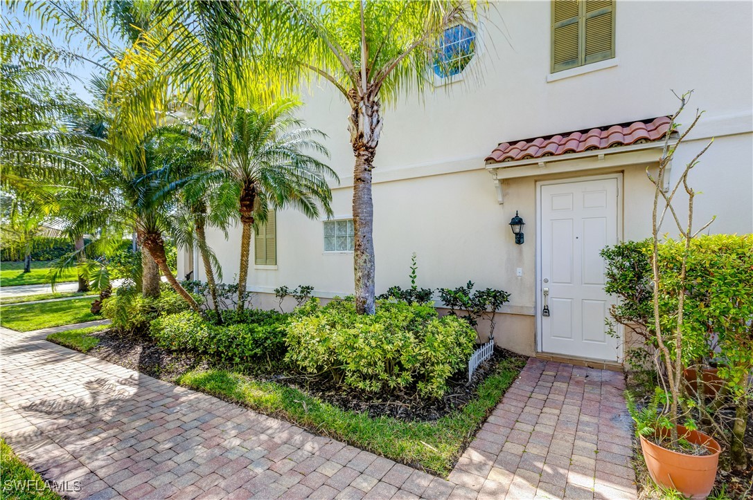 3 Bed Townhouse for Sale in Bonita Springs, photo 2