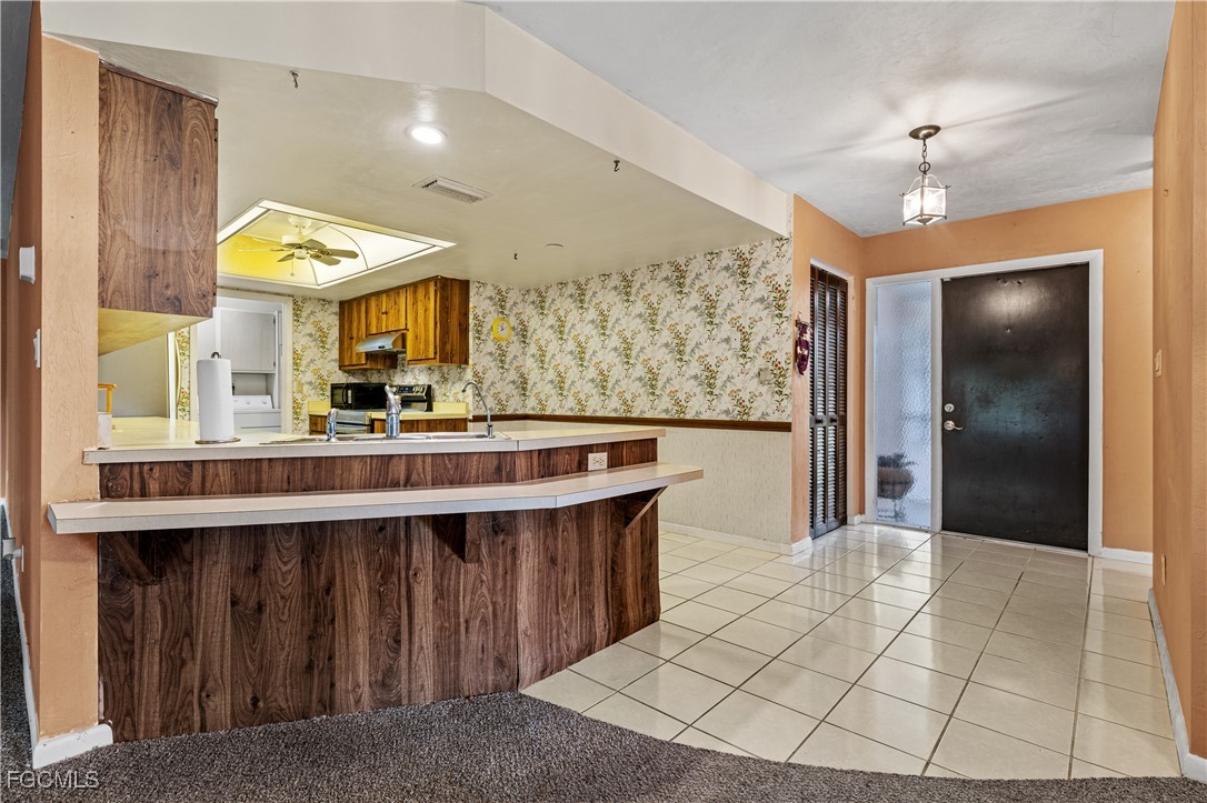 2 Bed Attached for Sale in Lehigh Acres, photo 2
