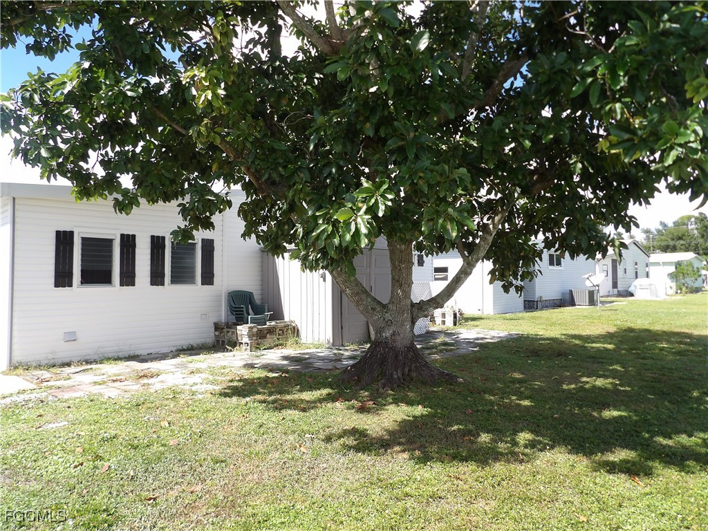 2 Bed ManufacturedHome for Sale in North Fort Myers, photo 2