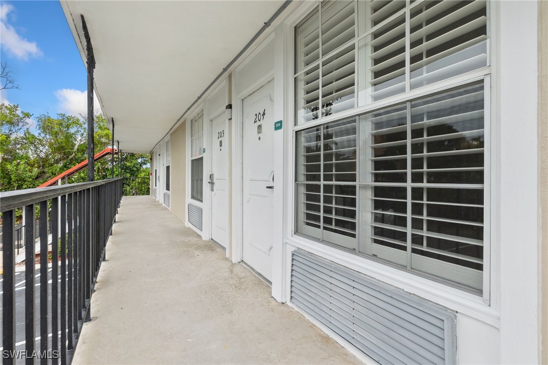 Condominium for Sale in Naples, photo 2