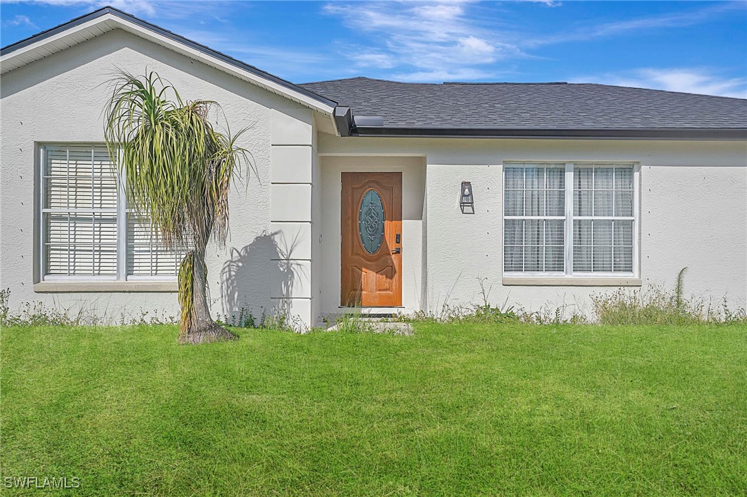 4 Bed SingleFamilyResidence for Sale in Fort Myers, photo 2