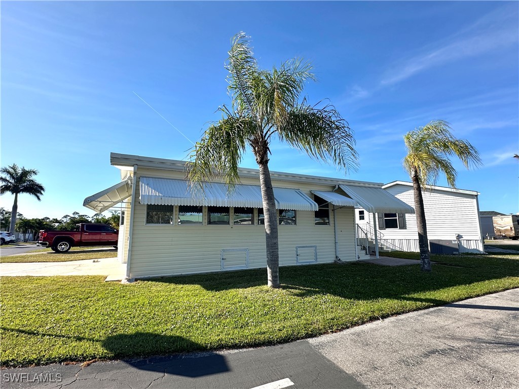 1 Bed ManufacturedHome for Sale in Estero, photo 2