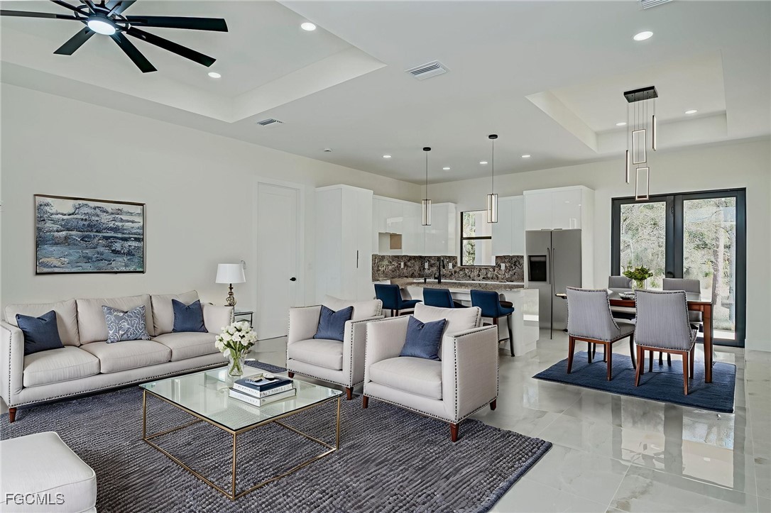 3 Bed SingleFamilyResidence for Sale in Lehigh Acres, photo 2