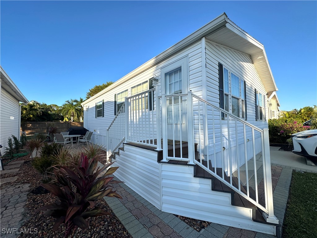 2 Bed ManufacturedHome for Sale in Estero, photo 2