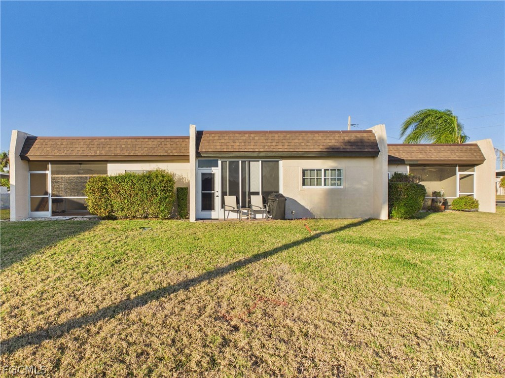 2 Bed Condominium for Sale in Fort Myers, photo 2