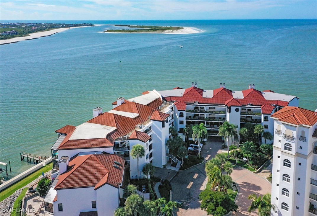 2 Bed Waterfront Home for Sale in Naples, photo 2